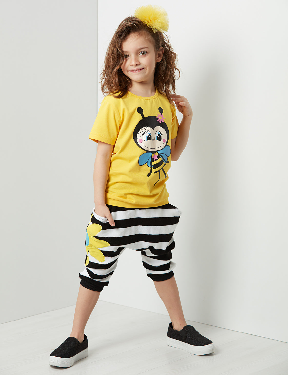 <tc>Ensemble de t-shirt et short capri pour fille "Maya"</tc>