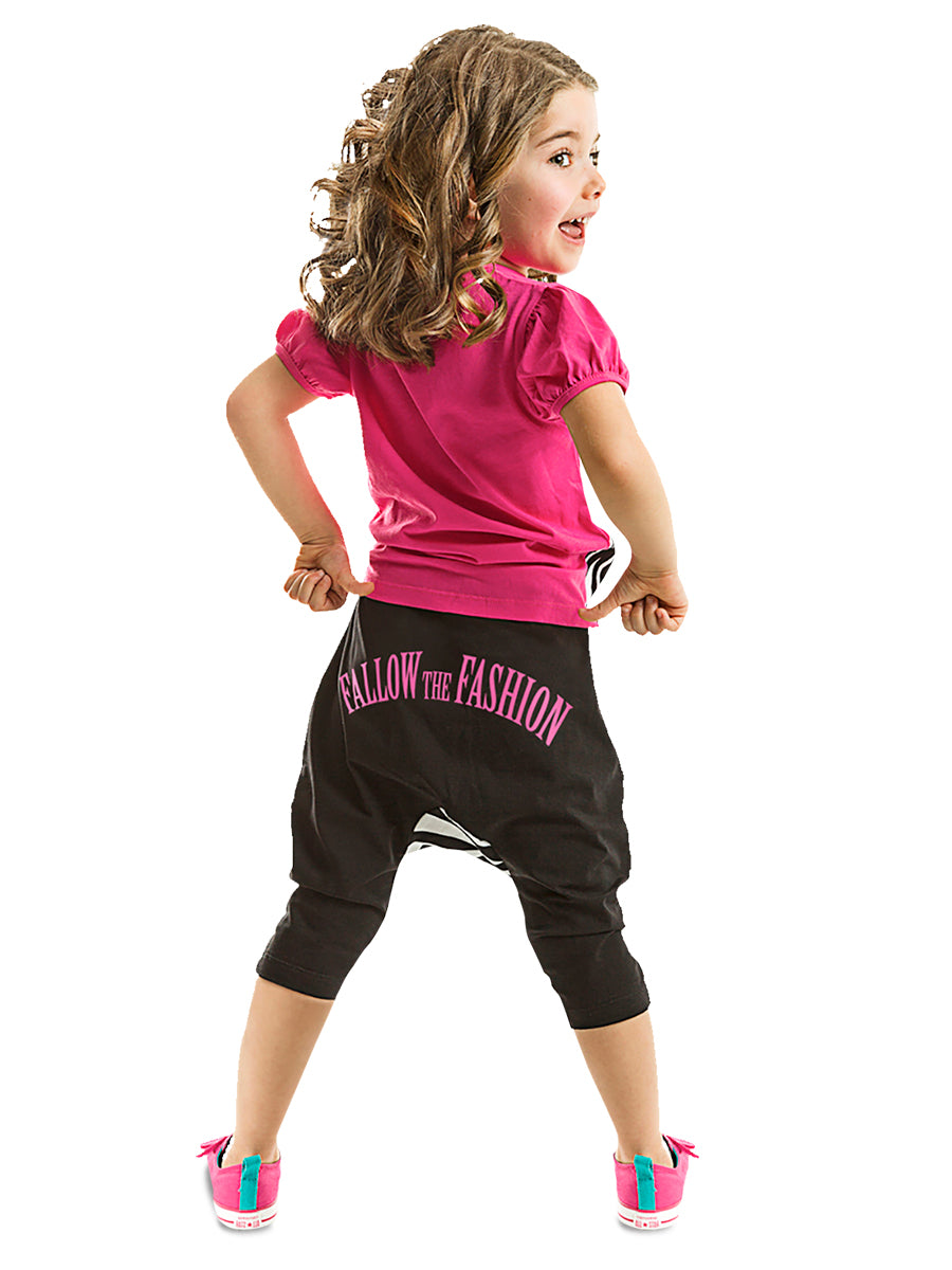 <tc>T-shirt et short capri pour fille avec motif de mode zèbre.</tc>