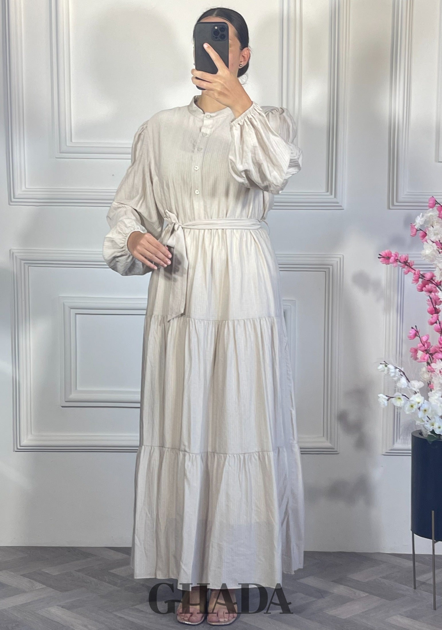 Robe longue en lin froissé - Beige vue complète - robe longue femme - GHADA FASHION
