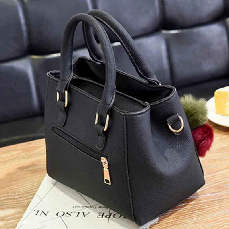 Sac à Main Femme avec Perles et Pompon – Sac à Bandoulière Femme Embossé, Sac Messenger Élégant - Justyol