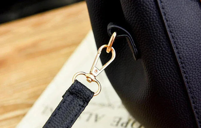 Sac à Main Femme avec Perles et Pompon – Sac à Bandoulière Femme Embossé, Sac Messenger Élégant - Justyol