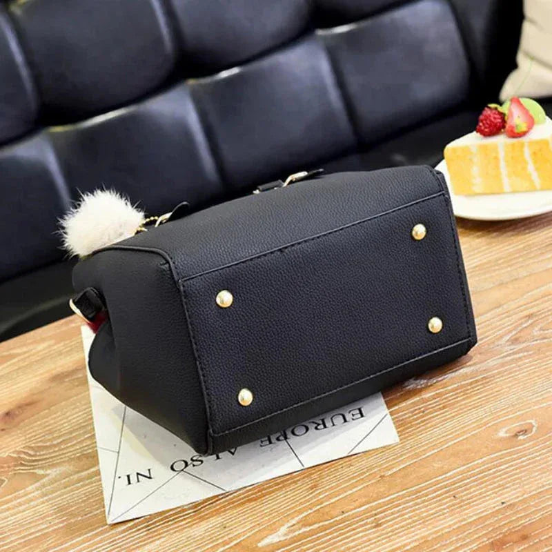 Sac à Main Femme avec Perles et Pompon – Sac à Bandoulière Femme Embossé, Sac Messenger Élégant - Justyol