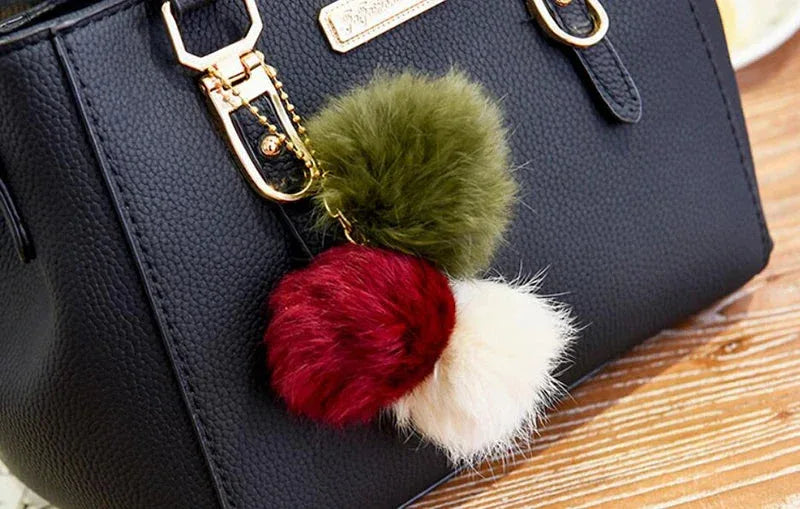 Sac à Main Femme avec Perles et Pompon – Sac à Bandoulière Femme Embossé, Sac Messenger Élégant - Justyol