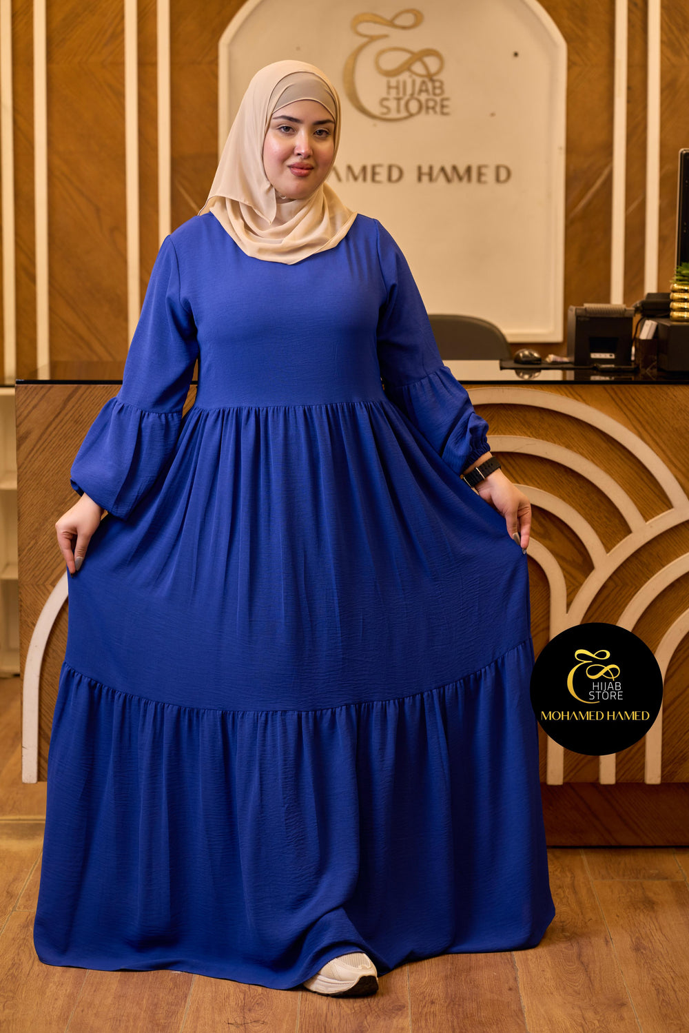 فستان أصيل طويل بقصة انسيابية أنيقة من قماش CY التركي