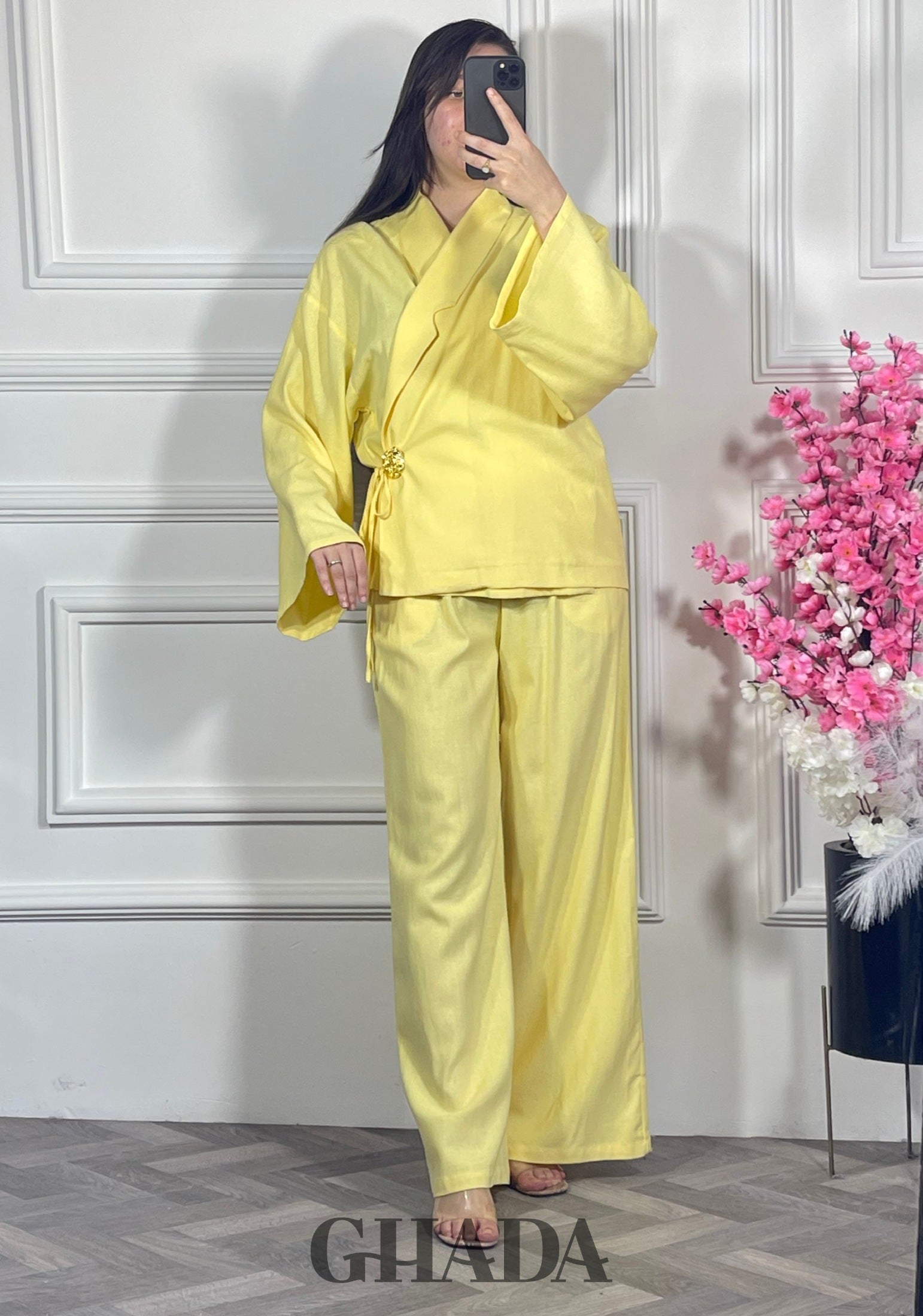 Ensemble avec pantalon en lin - Jaune vue de face - ensemble femme - GHADA FASHION