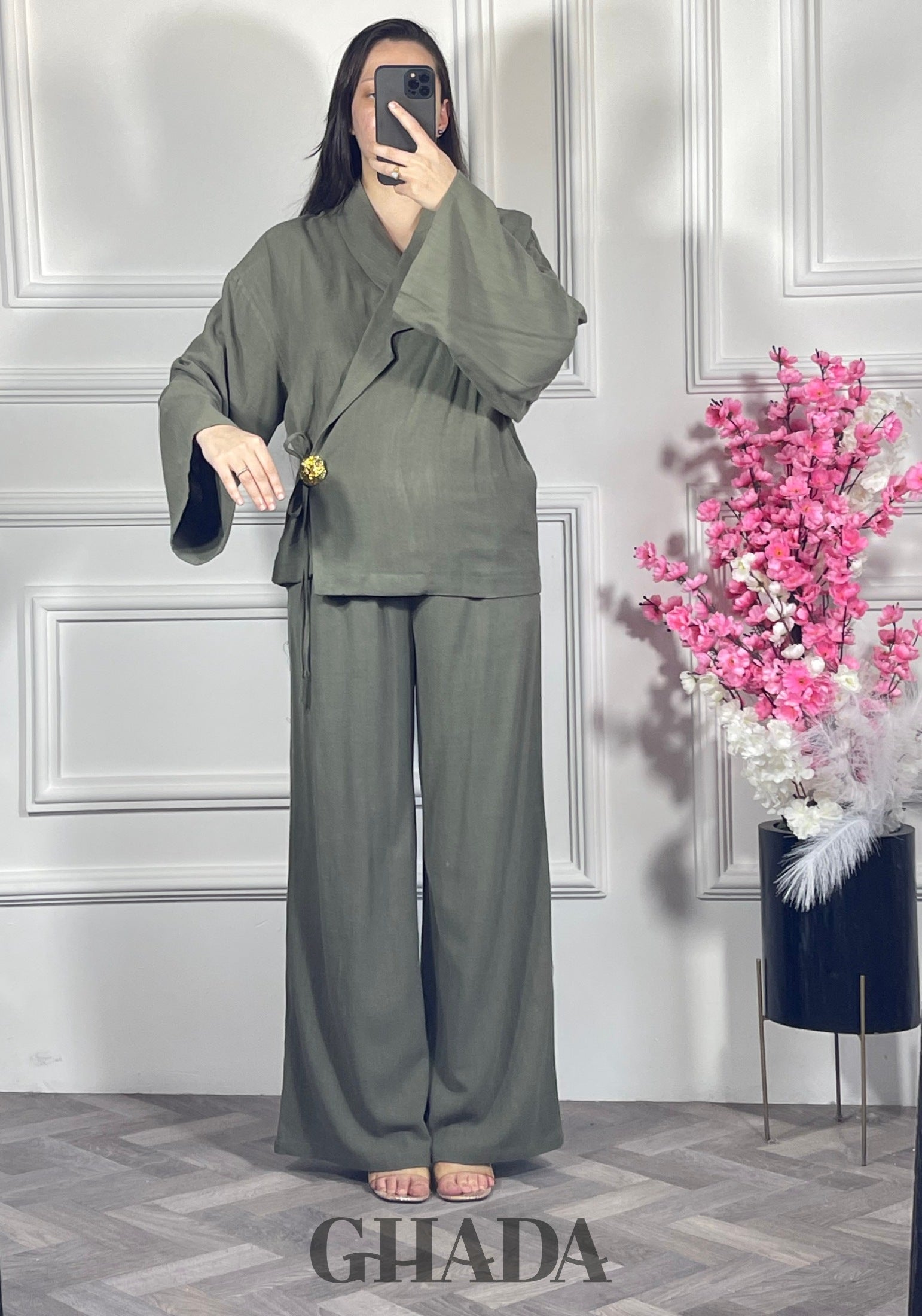 Ensemble avec pantalon en lin  - Vert kaki détail broderie - ensemble femme - GHADA FASHION