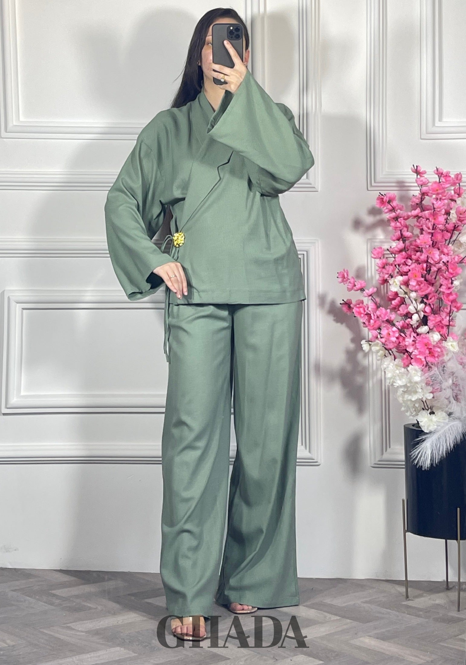 Ensemble avec pantalon en lin  - Vert sauge zoom matière - ensemble femme - GHADA FASHION