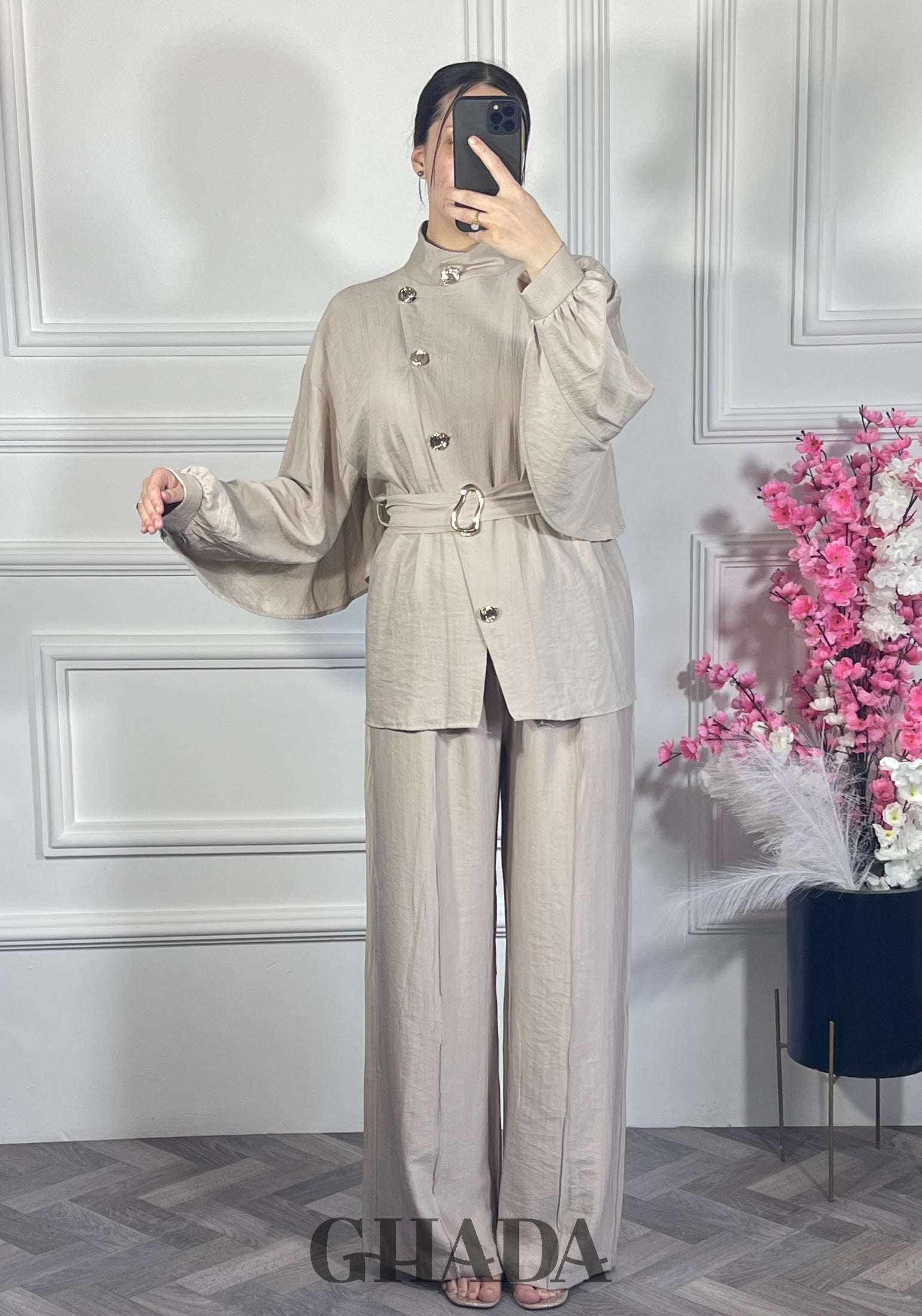 Ensemble avec pantalon - Beige vue de face - ensemble femme - GHADA FASHION