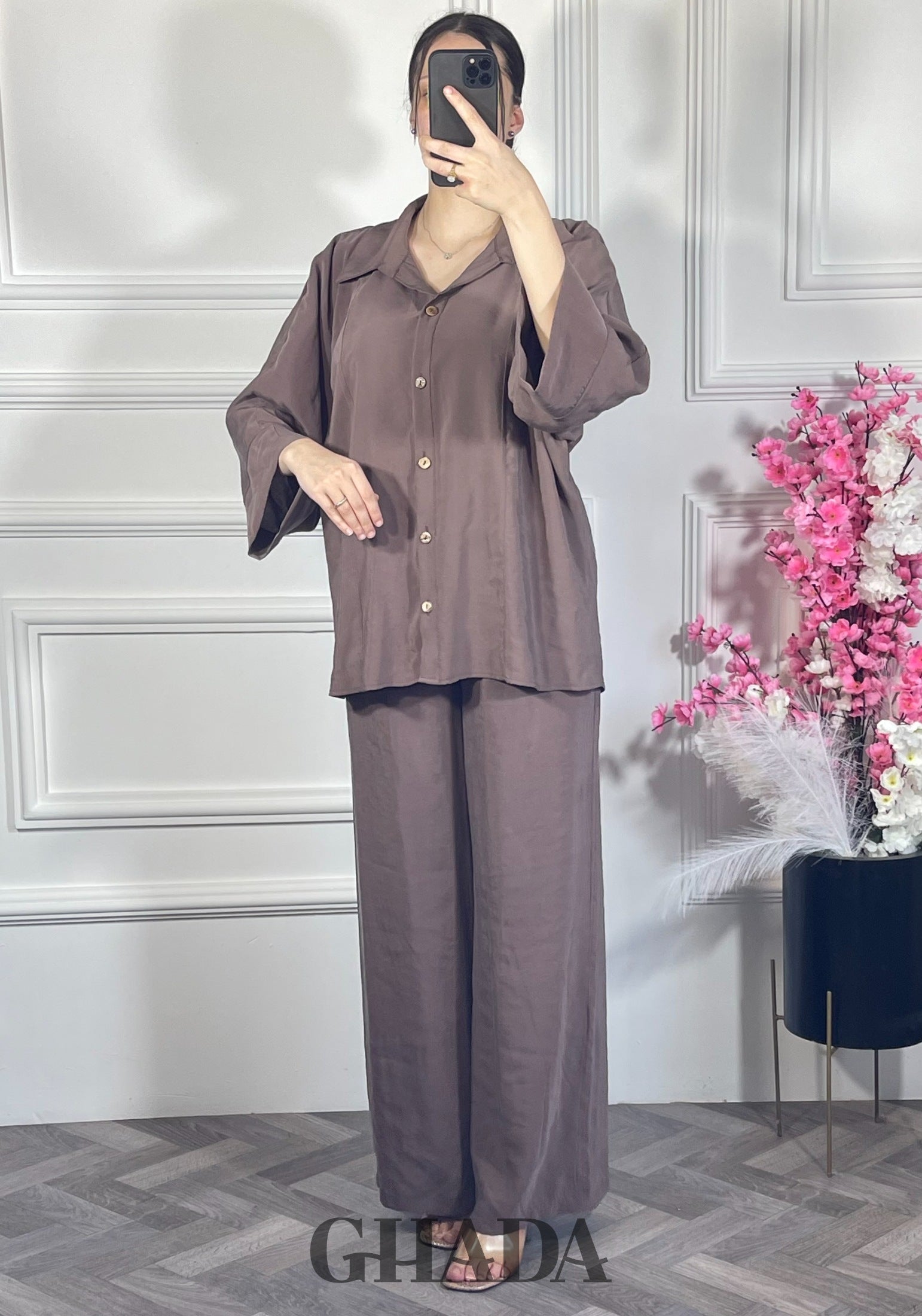 Ensemble avec pantalon - Marron vue de face - ensemble femme - GHADA FASHION