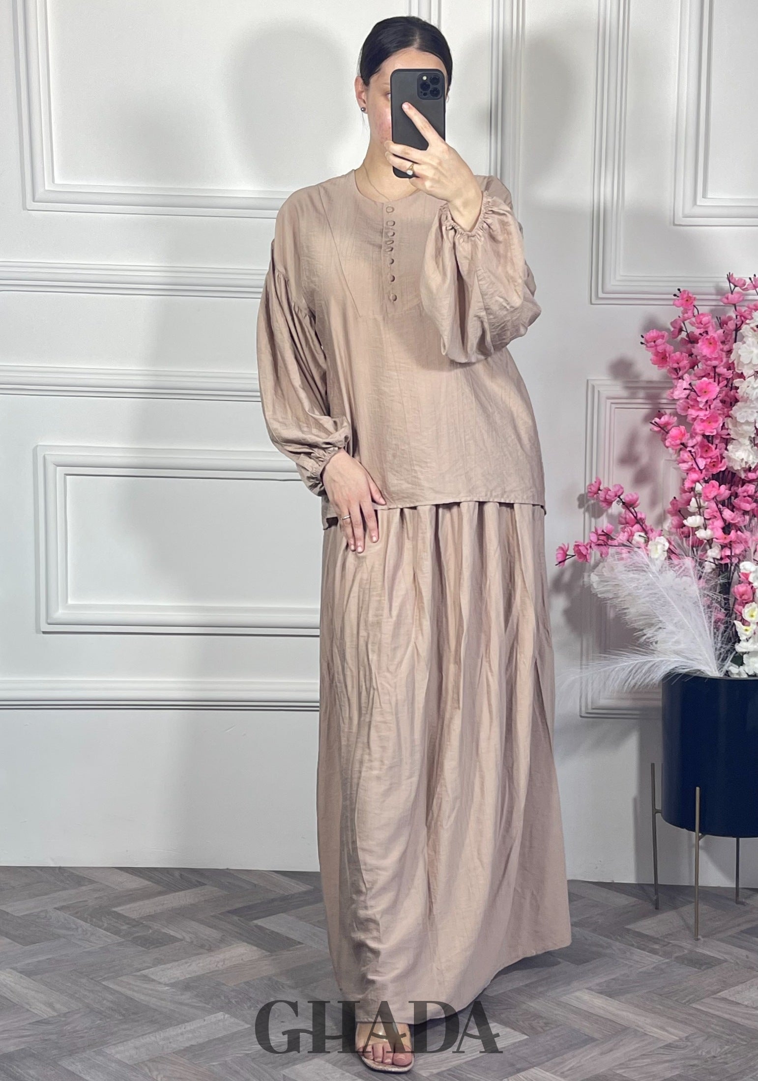 Ensemble avec jupe - Beige vue de face - ensemble femme - GHADA FASHION