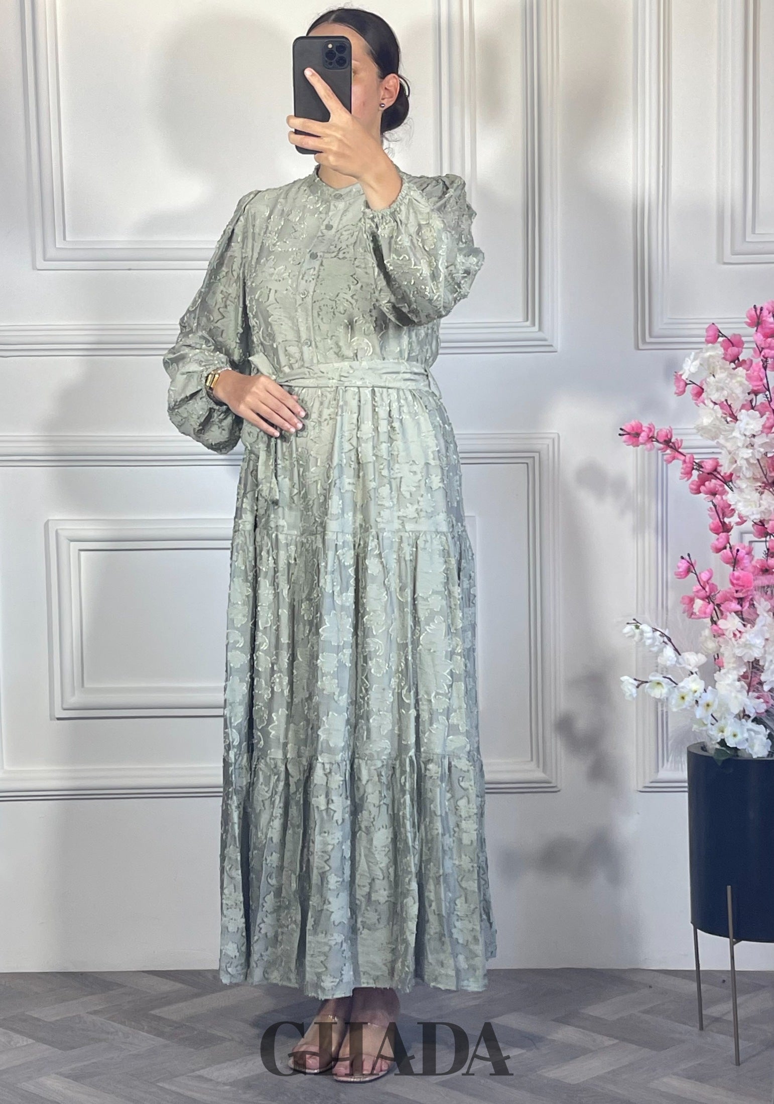 Robe brodée avec doublure - Vert olive vue complète - robe longue femme - GHADA FASHION