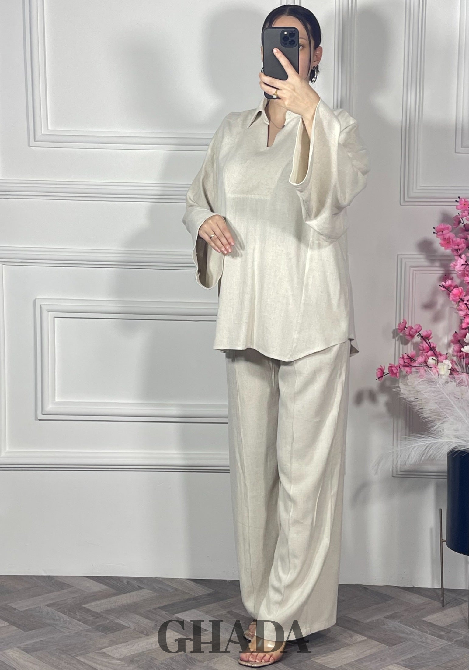 Ensemble en lin col V - Beige sable vue de dos - ensemble femme - GHADA FASHION