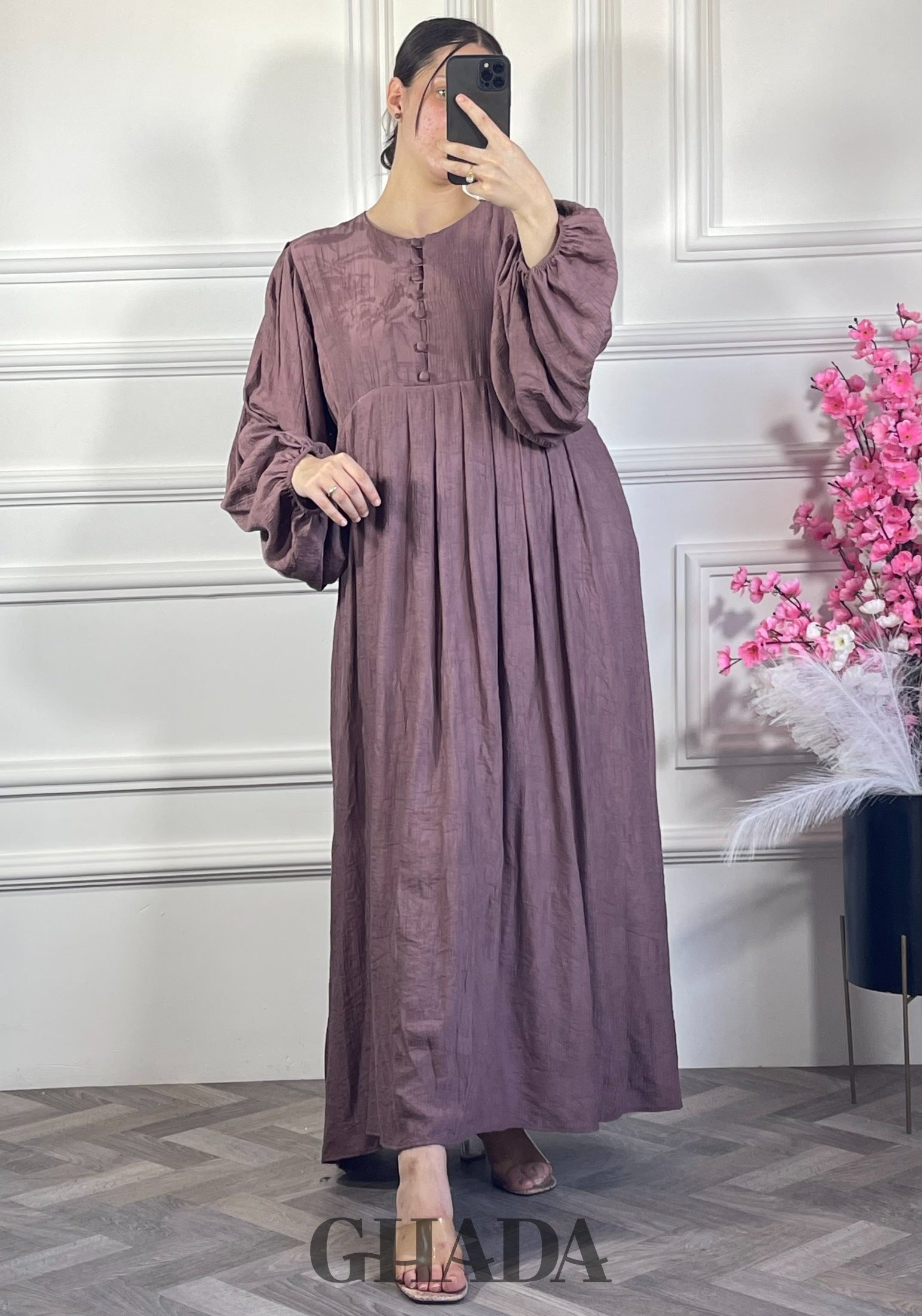 Robe en lin brodé - Mauve vue de face - robe longue femme - GHADA FASHION