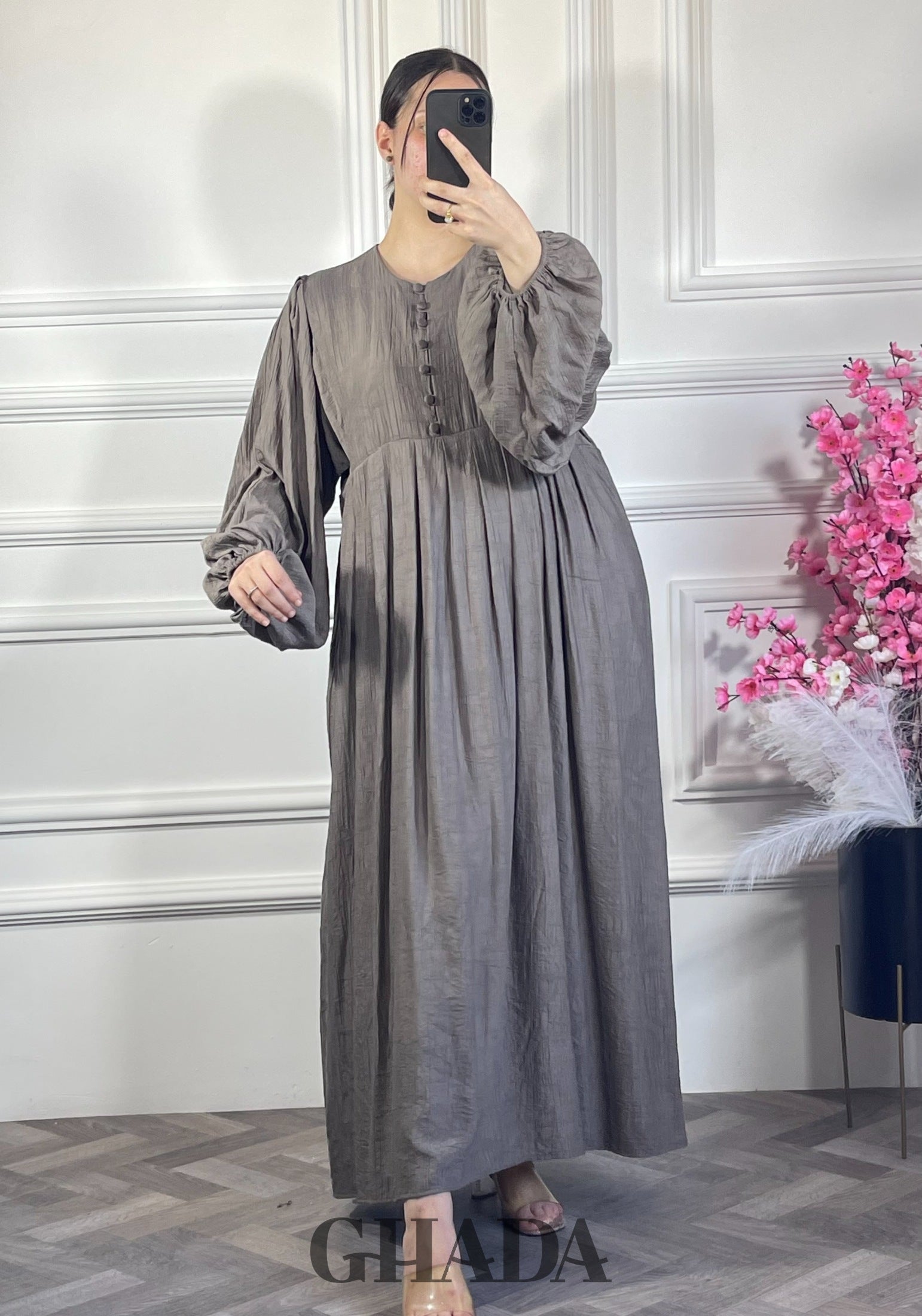Robe en lin brodé - Marron vue de face - ensemble femme - GHADA FASHION