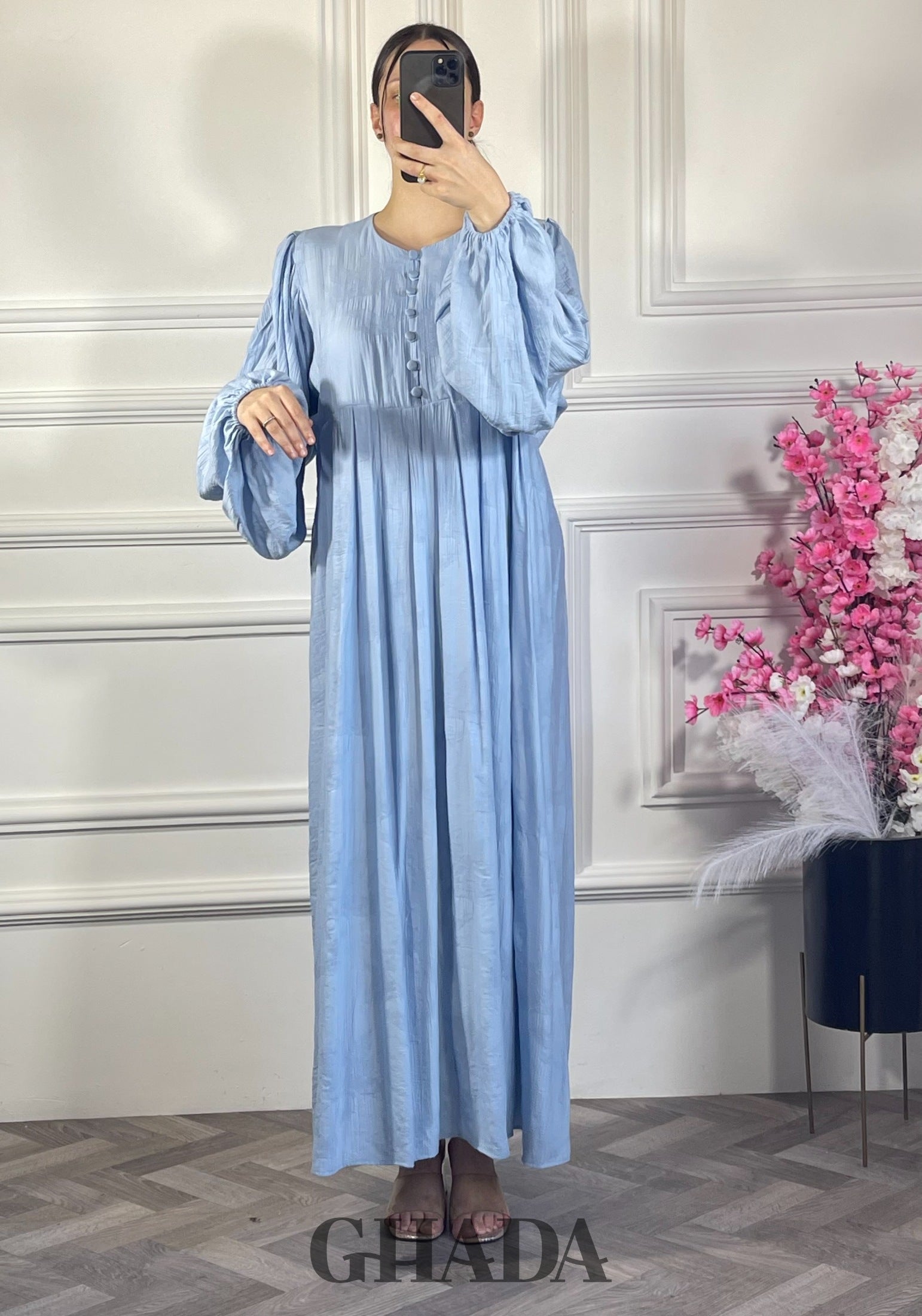 Robe en lin brodé - Bleu ciel vue de dos - robe longue femme - GHADA FASHION