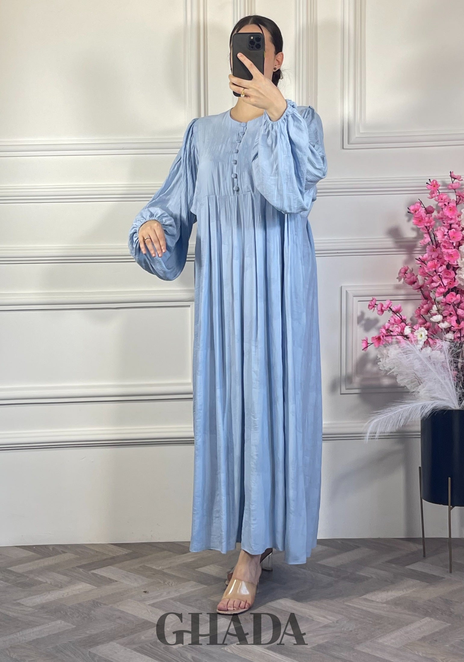 Robe en lin brodé - Bleu ciel vue complète - robe longue femme - GHADA FASHION