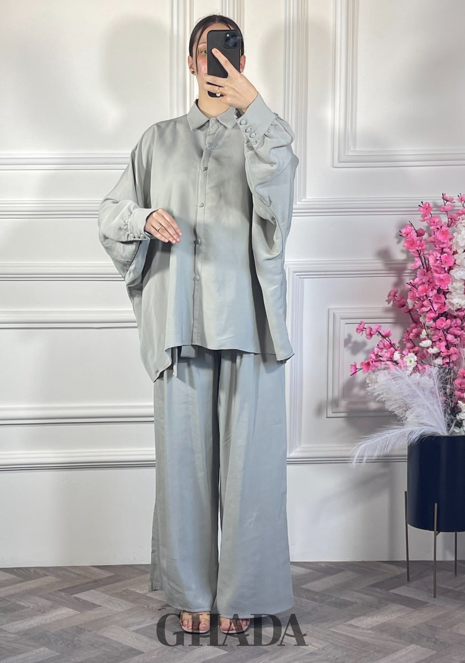 Ensemble chemise avec pantalon  - Vert clair vue de face - ensemble femme - GHADA FASHION