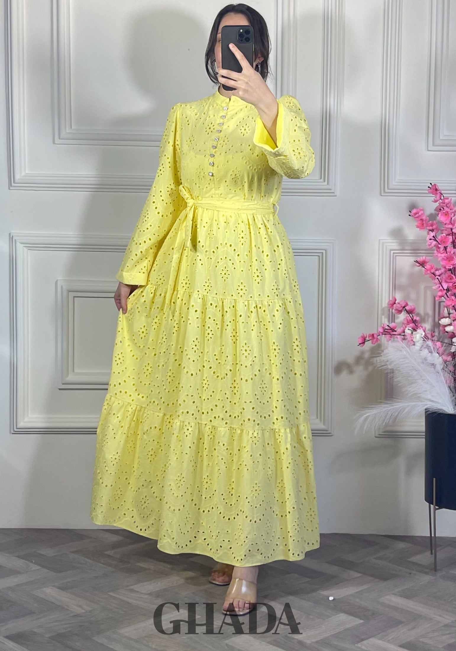 Robe brodée avec doublure - Jaune détail broderie - robe longue femme - GHADA FASHION
