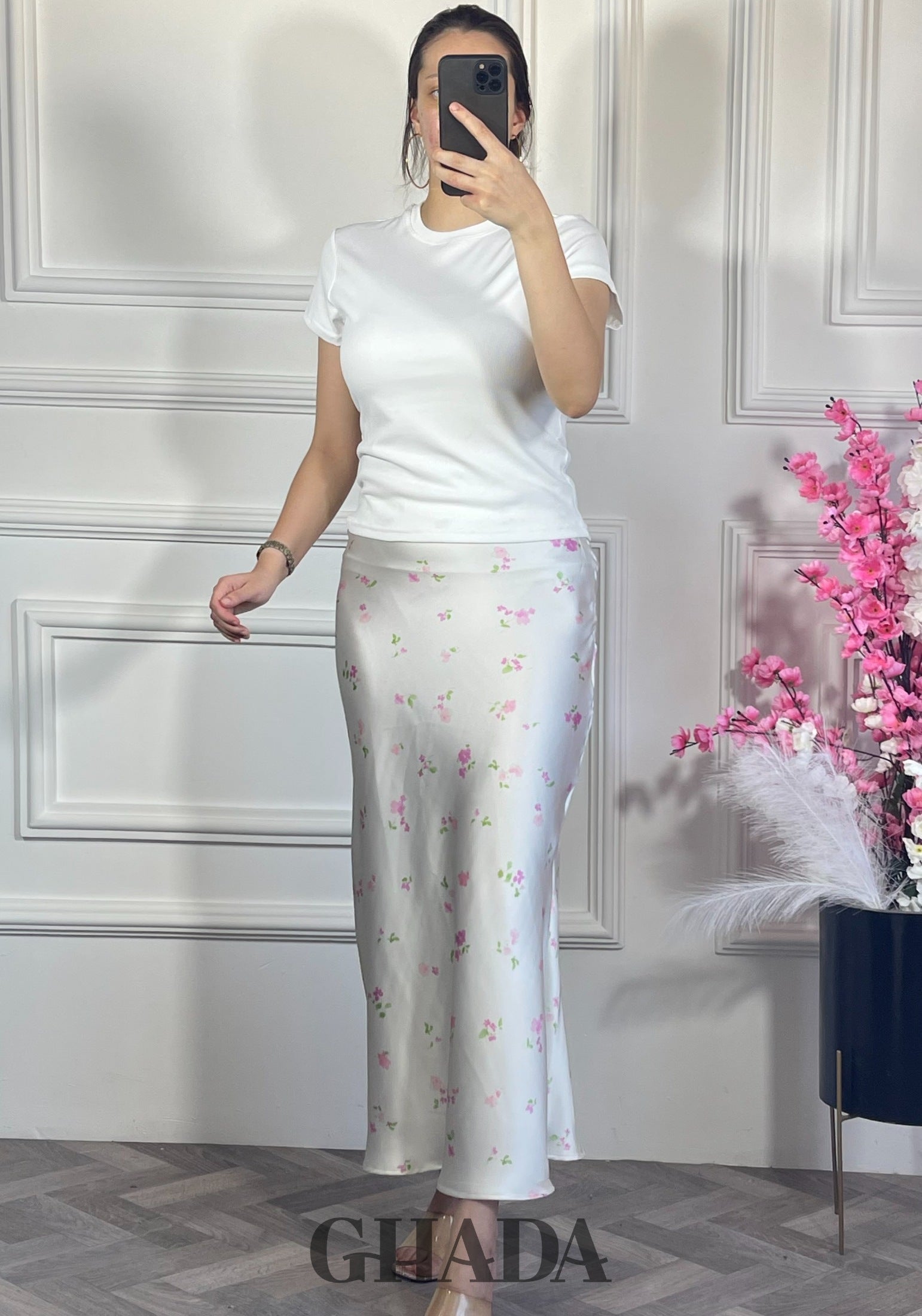 Jupe satinée - Florale vue de face - jupe femme - GHADA FASHION