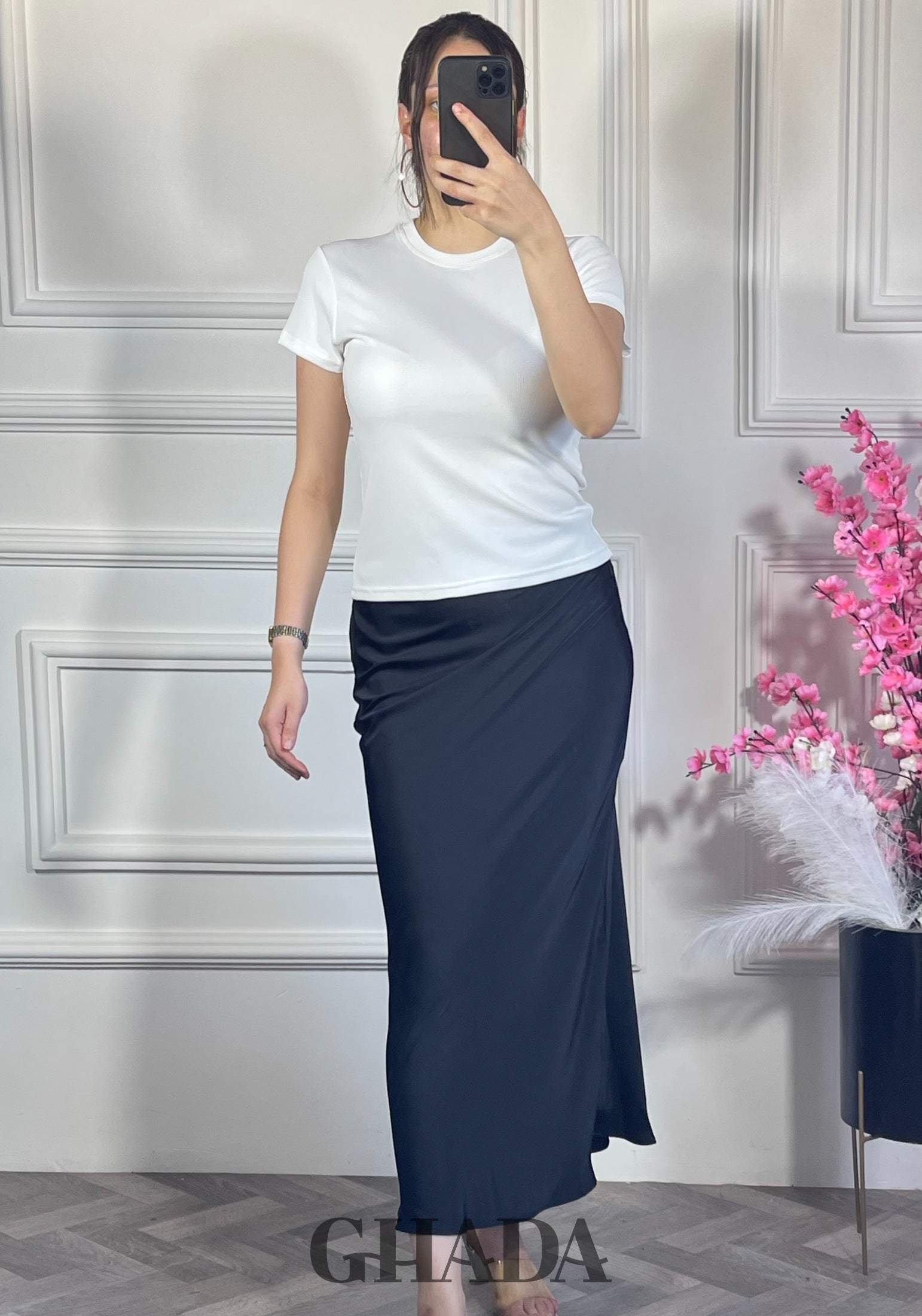 Jupe satinée - Noir vue de face - jupe femme - GHADA FASHION