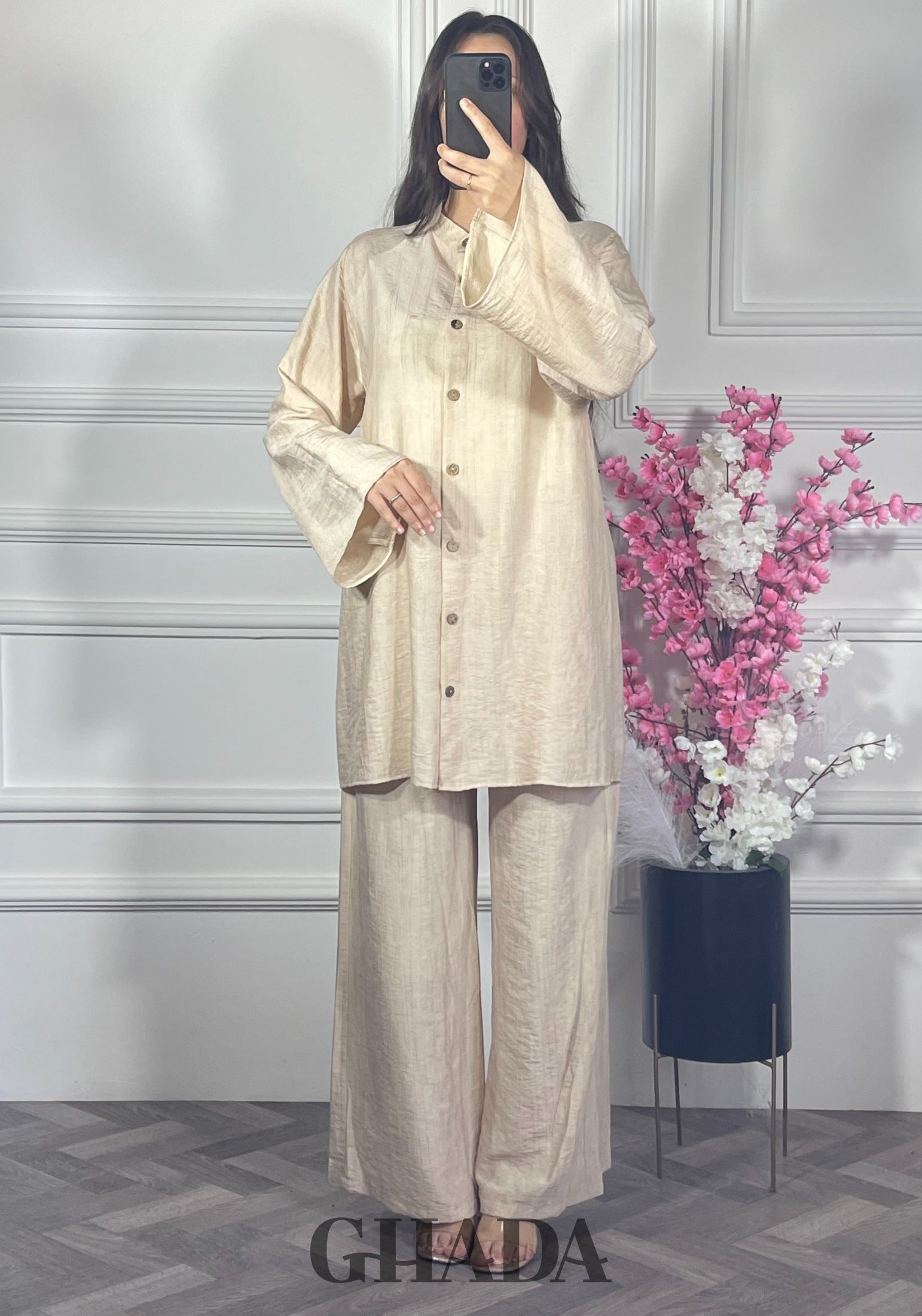 Ensemble brodé en lin  - Beige vue de face - ensemble femme - GHADA FASHION