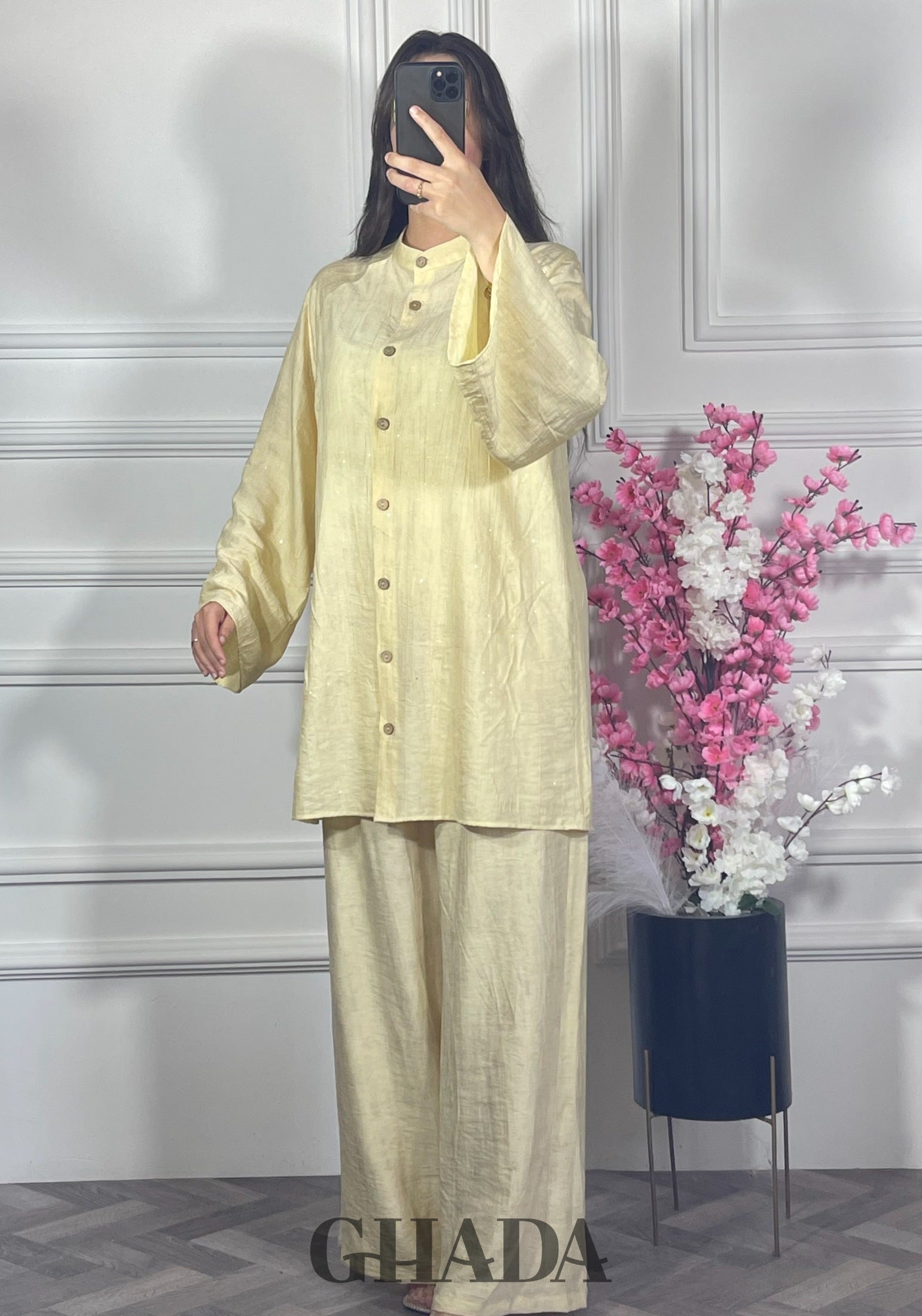 Ensemble brodé en lin  - Jaune beurre vue complète - ensemble femme - GHADA FASHION