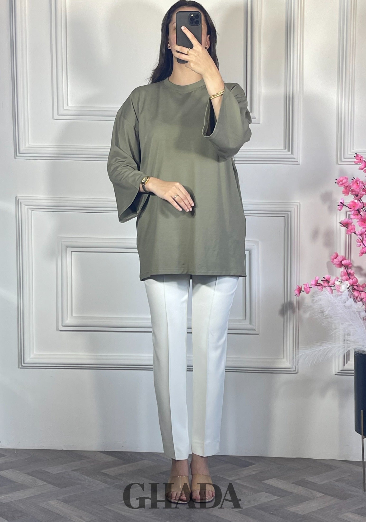 Pull avec manches trois quarts - Vert kaki vue de face - chemise femme - GHADA FASHION