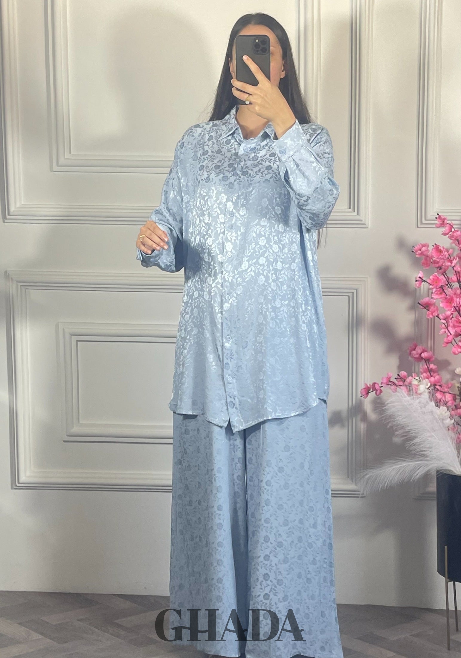 Ensemble avec pantalon à motifs - Bleu ciel vue de face - ensemble femme - GHADA FASHION