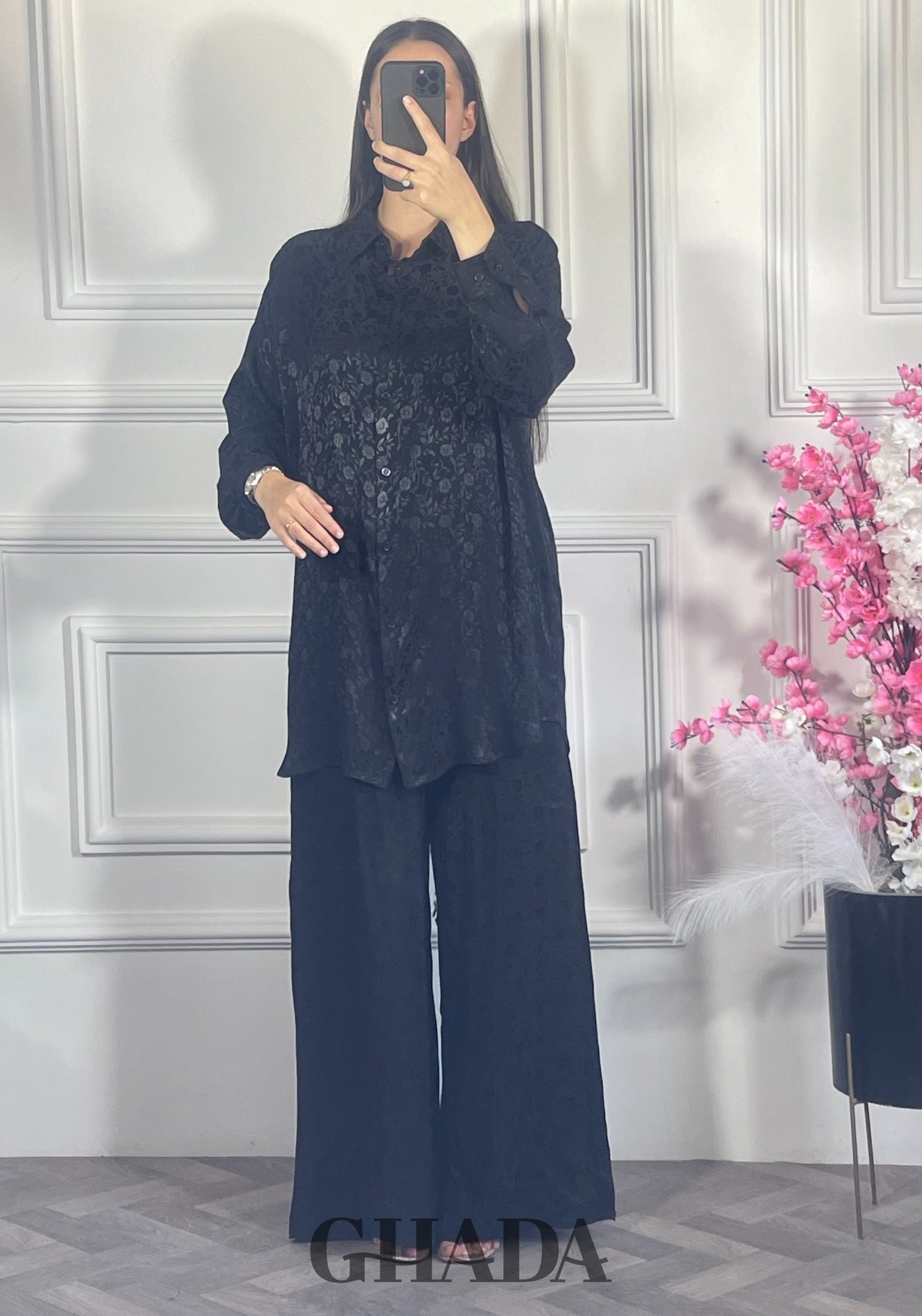 Ensemble avec pantalon à motifs - Noir vue de face - ensemble femme - GHADA FASHION