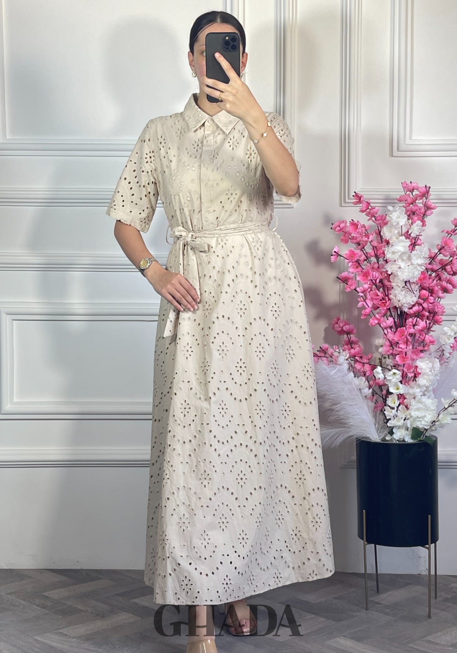 Robe brodée demi manches - Beige vue complète - robe longue femme - GHADA FASHION