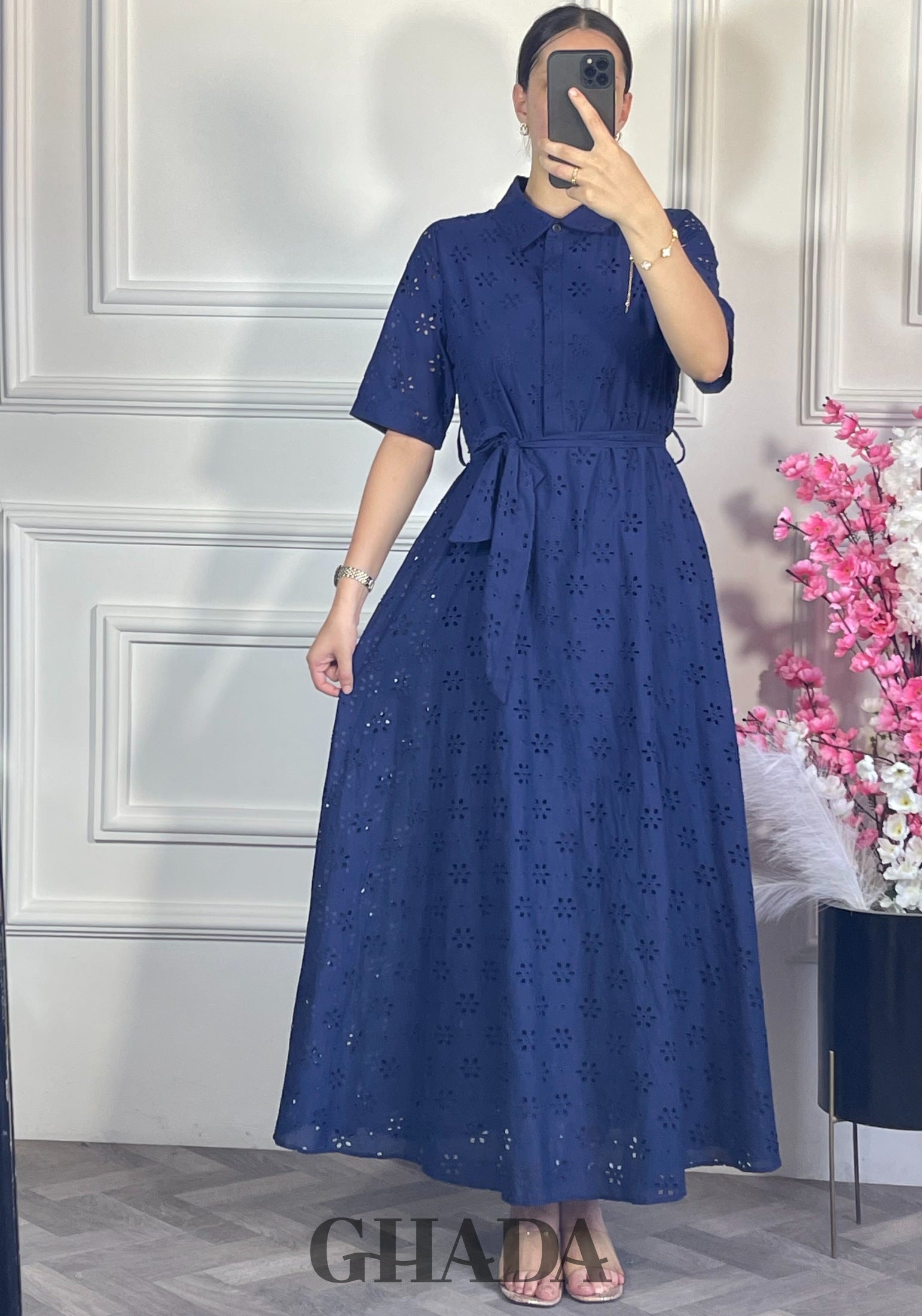 Robe brodée demi manches - Bleu marine vue de face - robe longue femme - GHADA FASHION