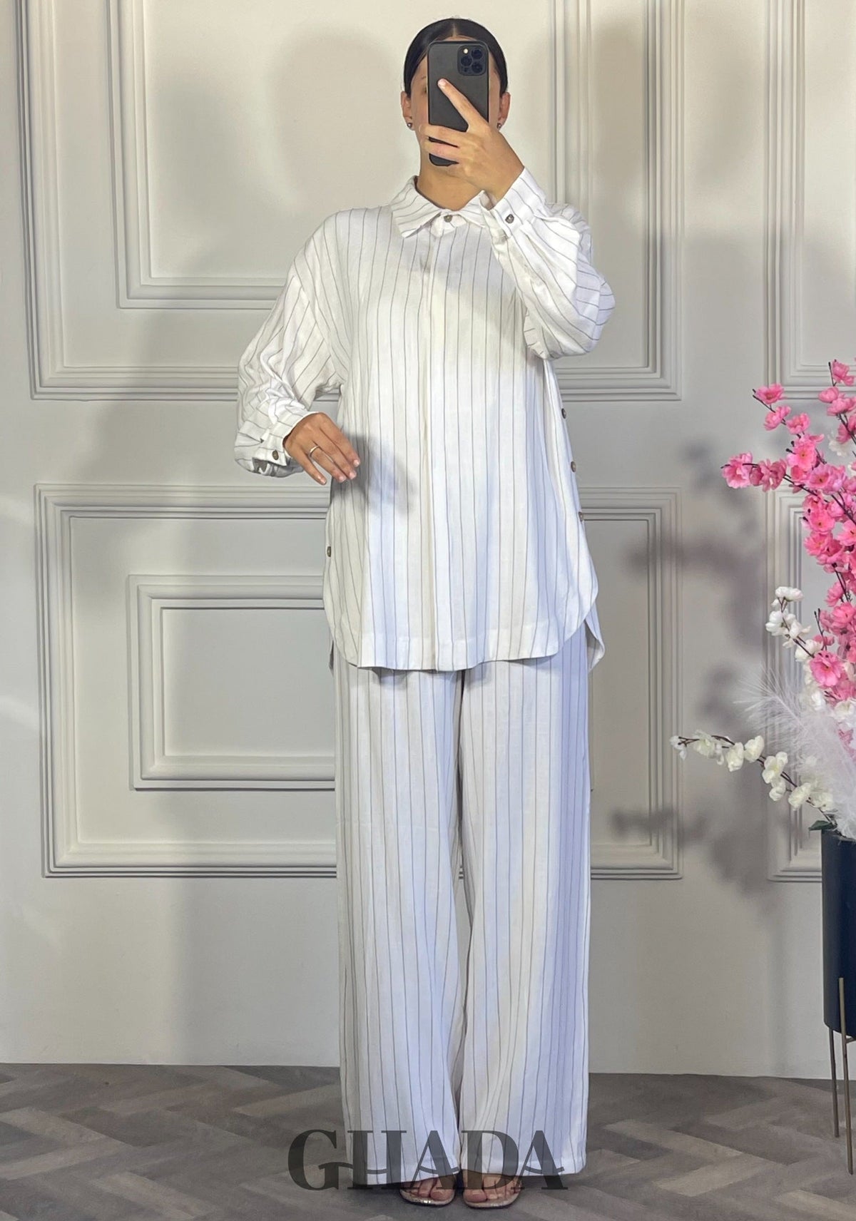 Ensemble en lin à rayures - Blanc vue de face - ensemble femme - GHADA FASHION
