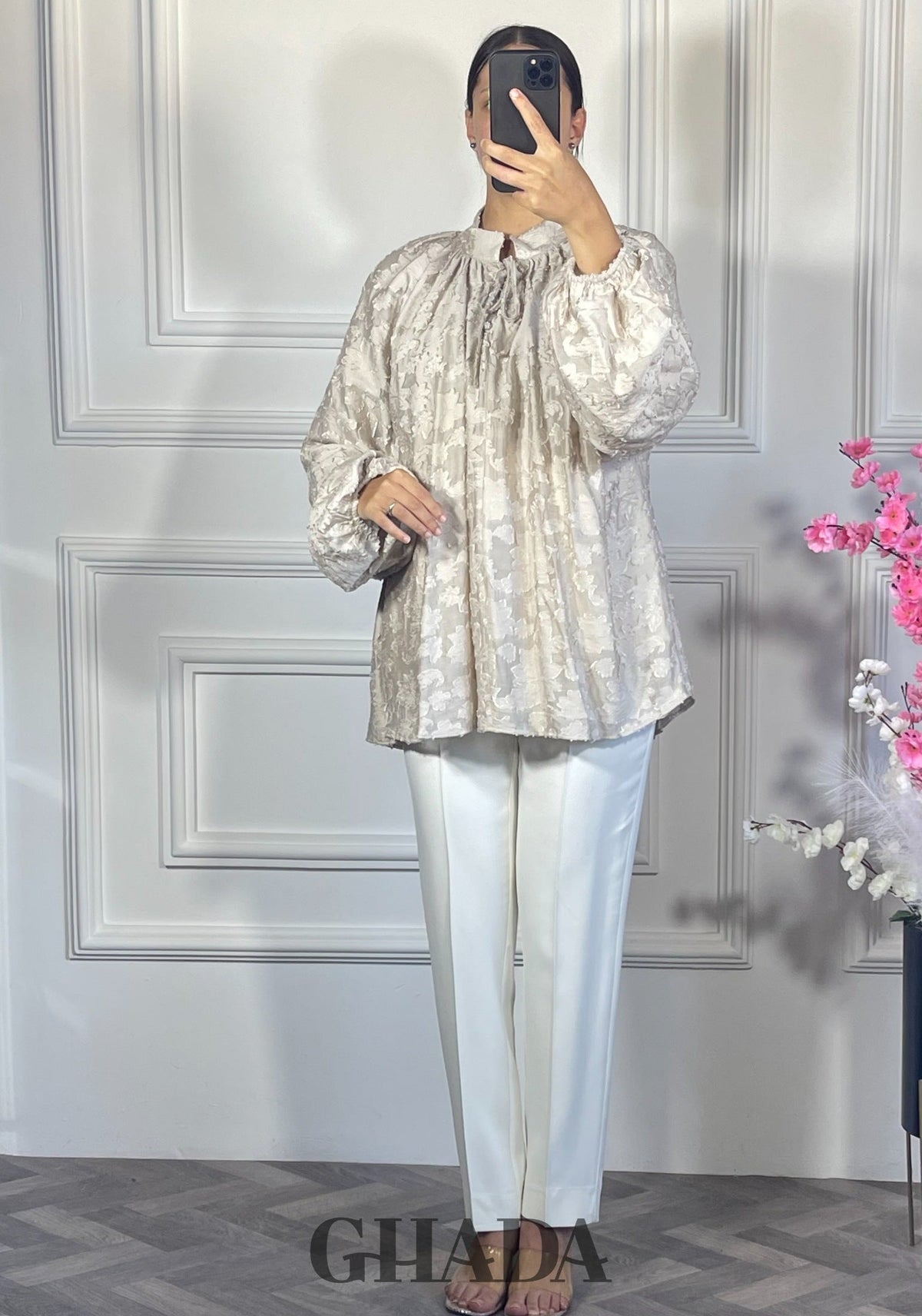 Chemise brodée  - Beige vue de face - chemise femme - GHADA FASHION