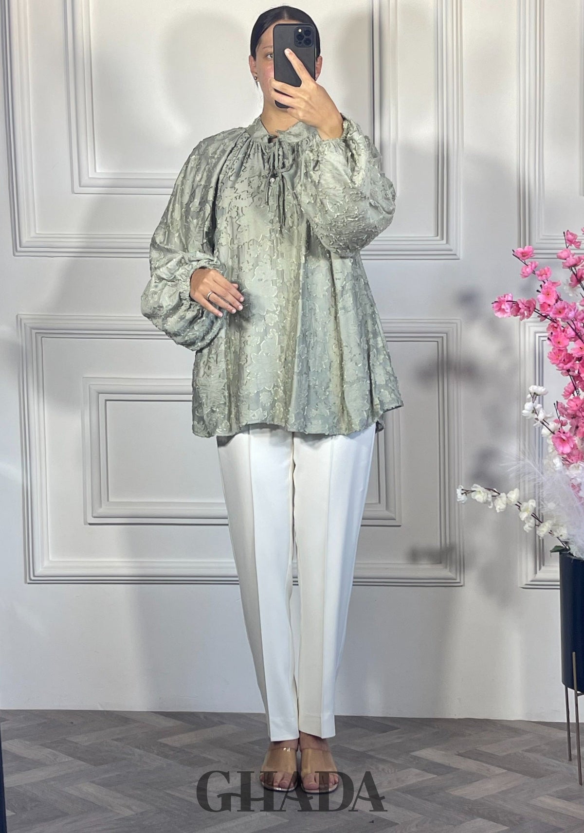 Chemise brodée  - Vert olive vue de face - chemise femme - GHADA FASHION