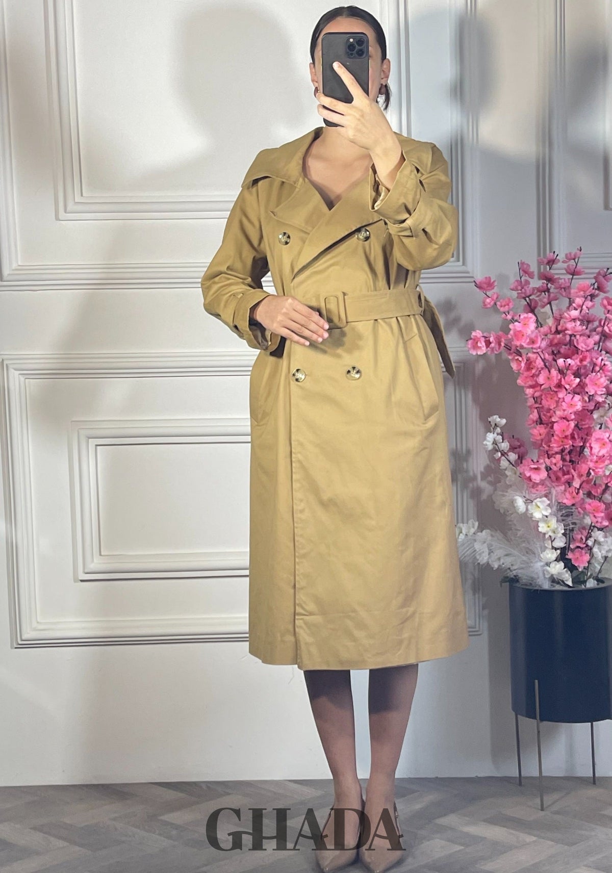 Trench-coat long ceinturé - Camel vue complète - manteau femme - GHADA FASHION