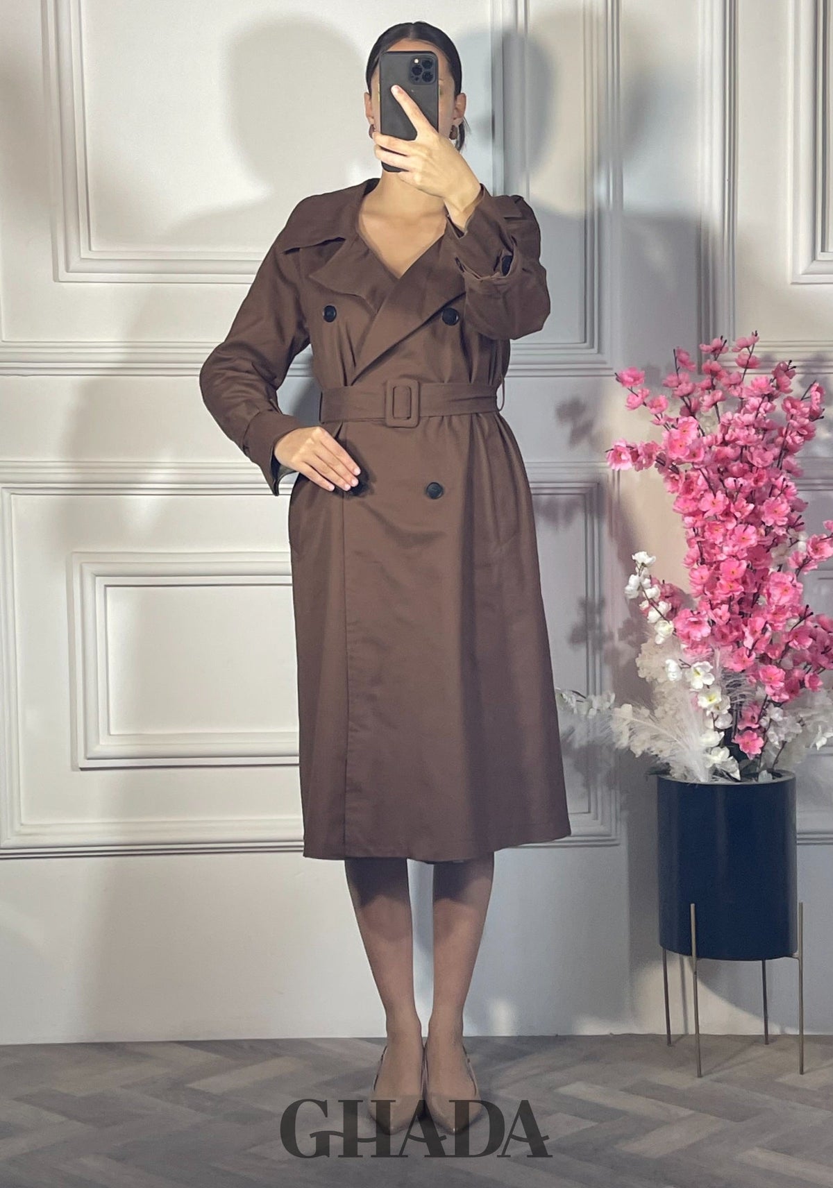 Trench-coat long ceinturé - Marron vue complète - manteau femme - GHADA FASHION