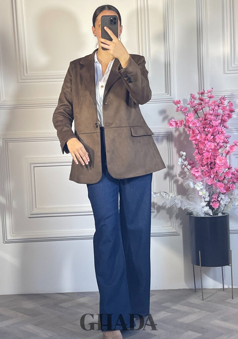 جاكيت نسائي من الشامواه باللون البني الشوكولاتة – GHADA