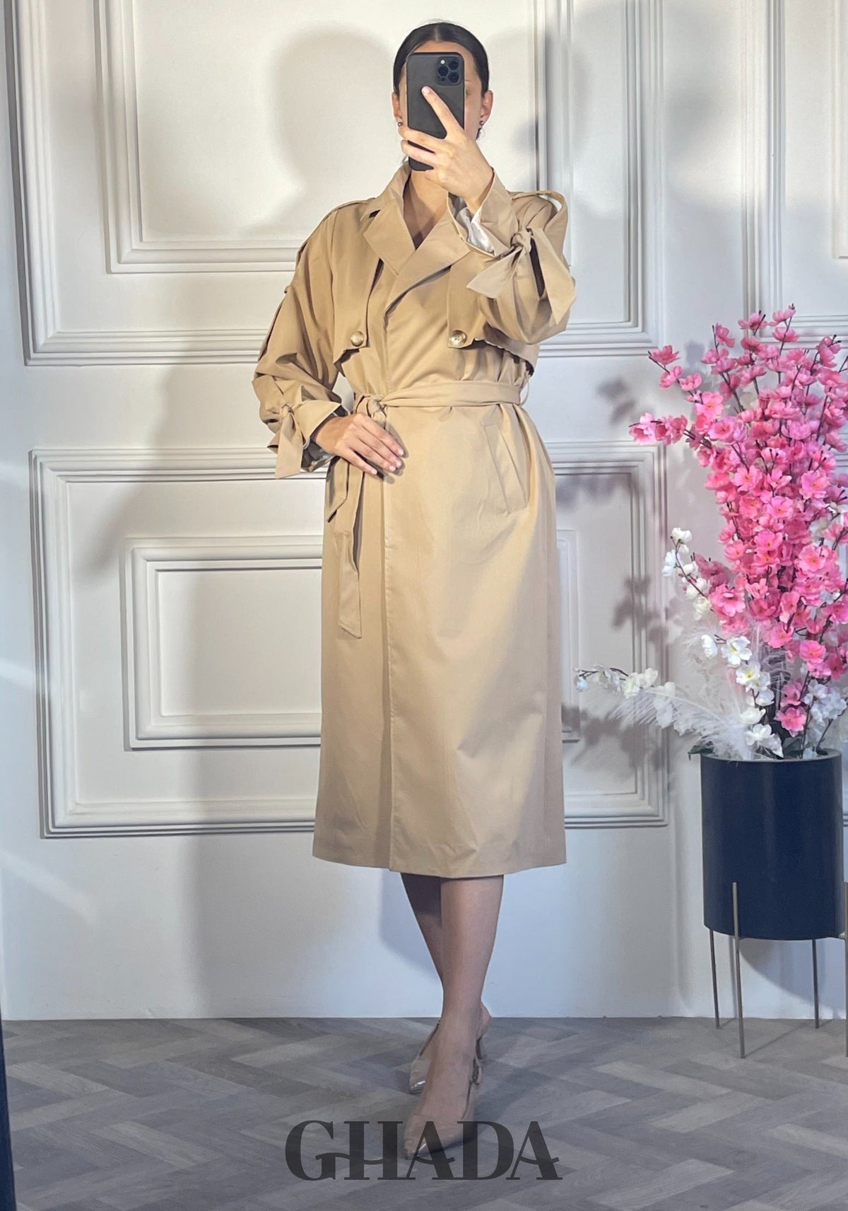 Trench-coat long oversize - Beige vue de dos - manteau femme - GHADA FASHION