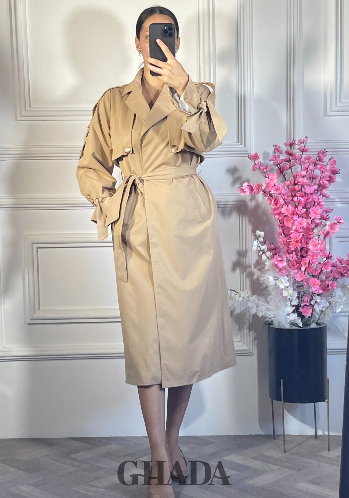 Trench-coat long oversize - Beige vue de face - manteau femme - GHADA FASHION
