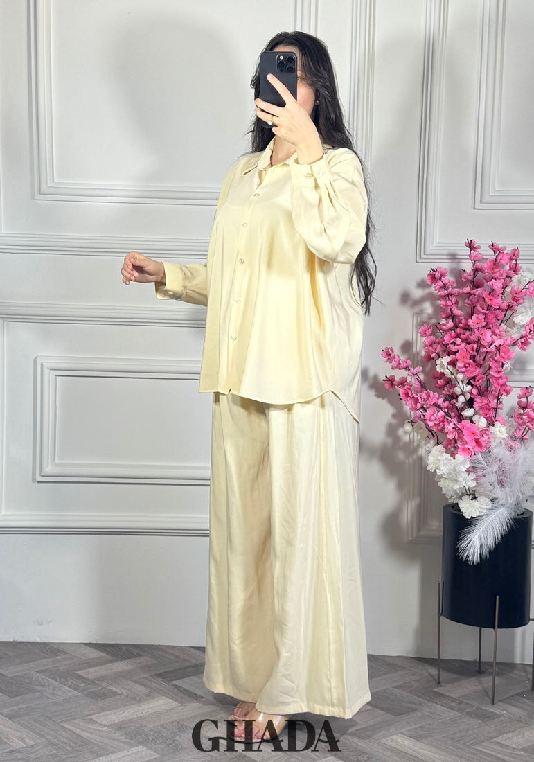 طقم نسائي أوفر سايز بقميص وبنطال واسع – أصفر موزي