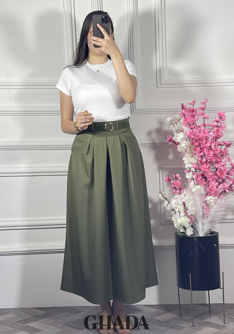 Jupe en vert kaki avec ceinture