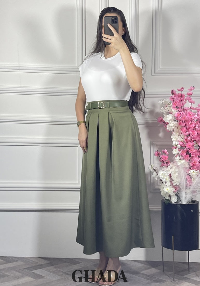 Jupe en vert kaki avec ceinture