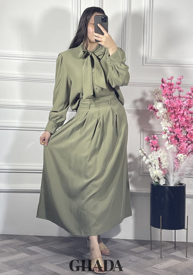 Ensemble chemise avec jupe