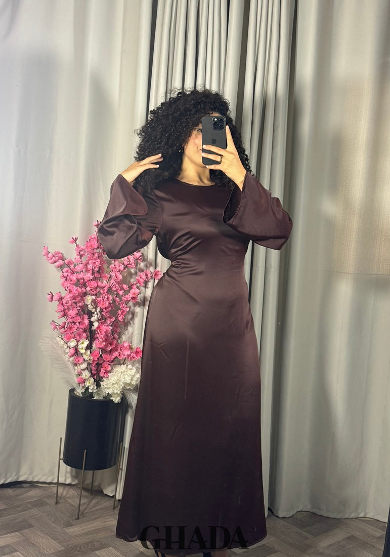 Robe longue satinée marron
