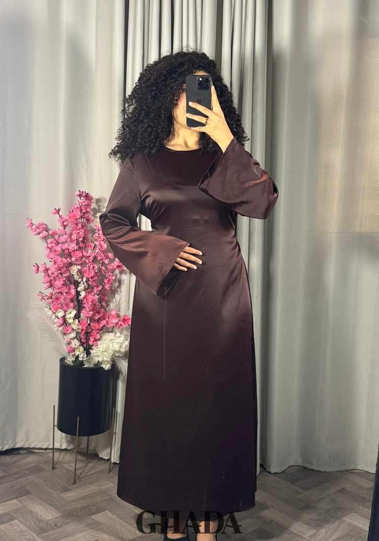 Robe longue satinée marron
