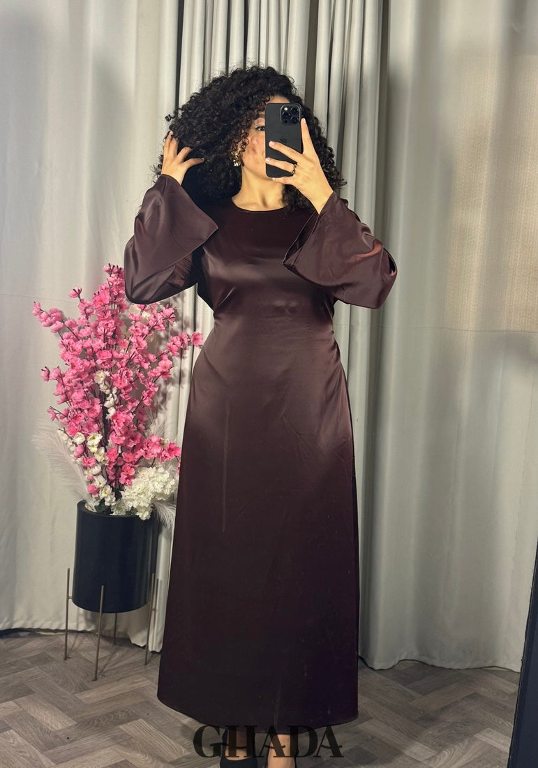 Robe longue satinée marron