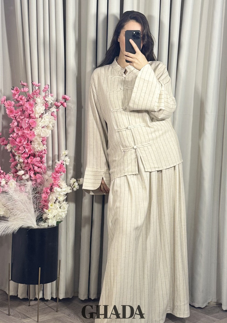 Ensemble en lin à rayures en beige