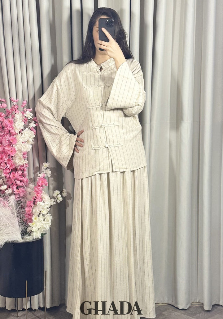 Ensemble en lin à rayures en beige