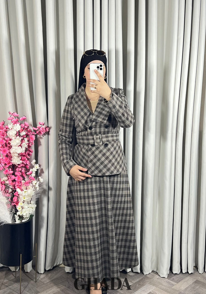 Ensemble veste et jupe à carreaux