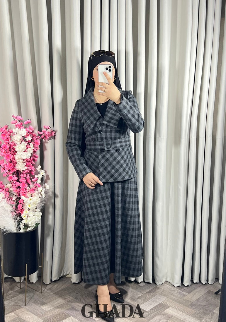 Ensemble veste et jupe à carreaux
